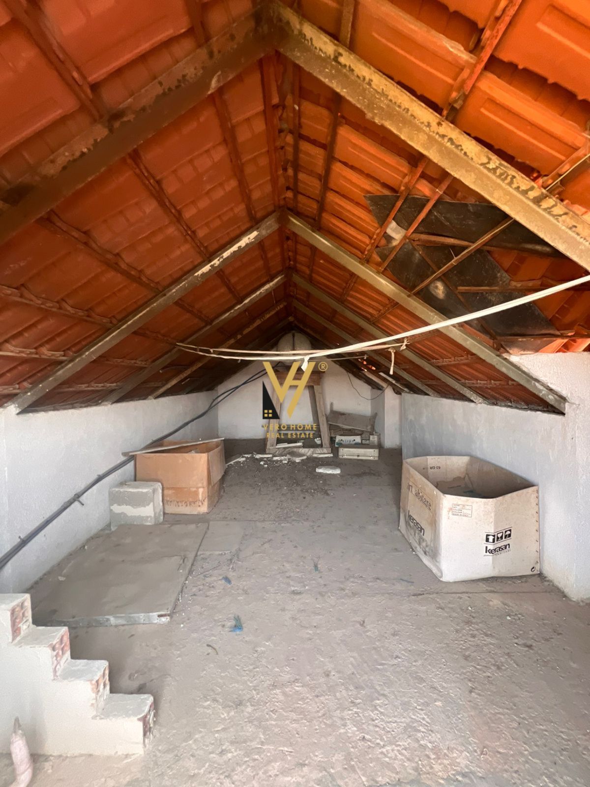 SHITET VILE TRE KATESHE NE SHKOZE 350.000 EURO