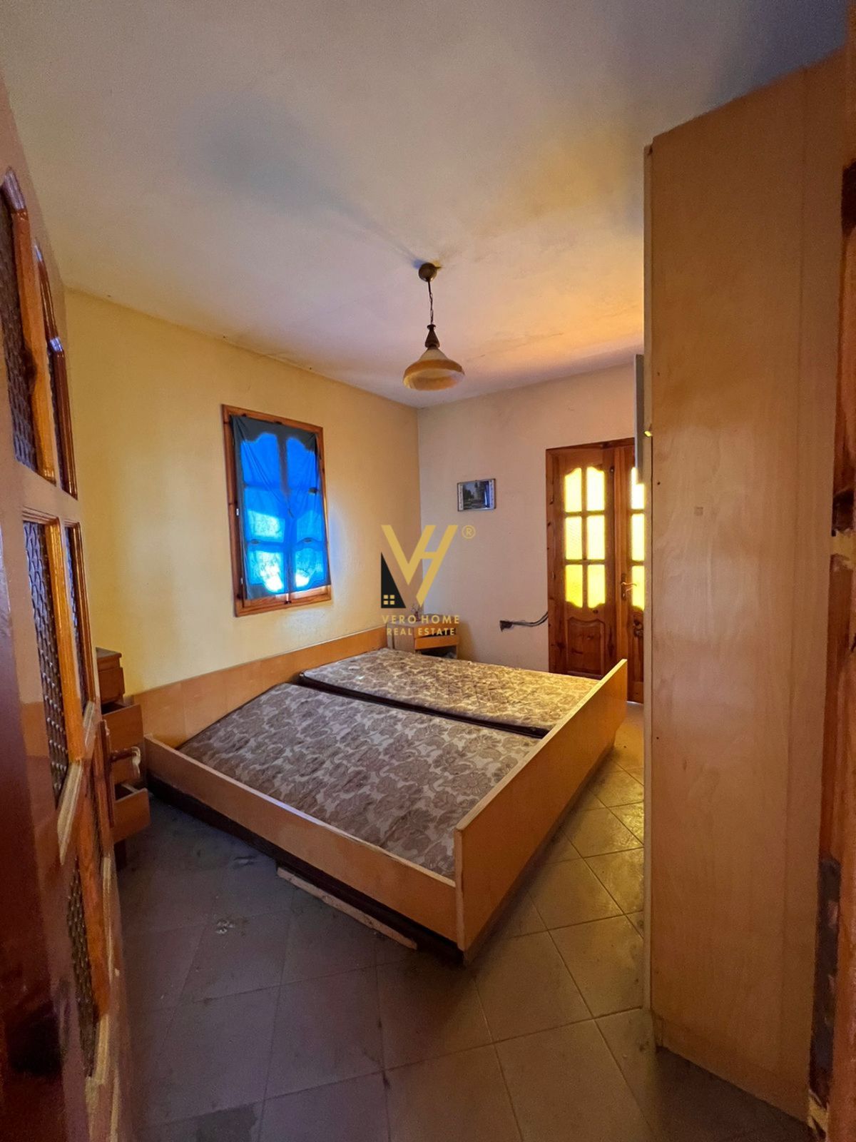 SHITET VILE TRE KATESHE NE SHKOZE 350.000 EURO