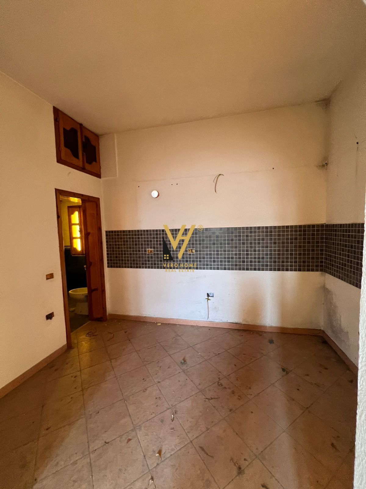 SHITET VILE TRE KATESHE NE SHKOZE 350.000 EURO