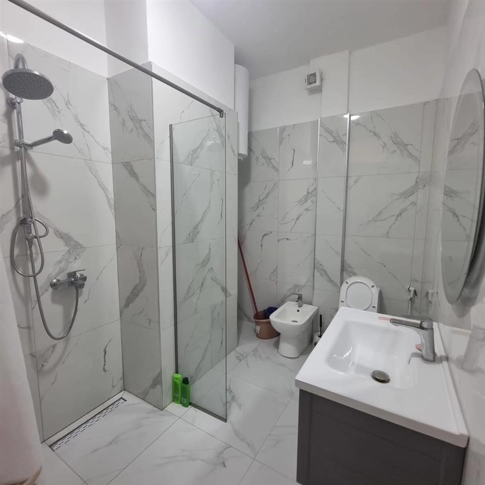 shitet apartament vila koral/plazh