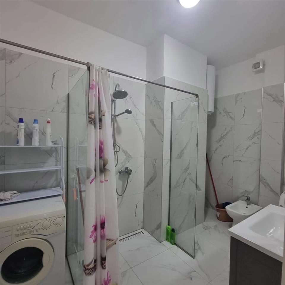 shitet apartament vila koral/plazh