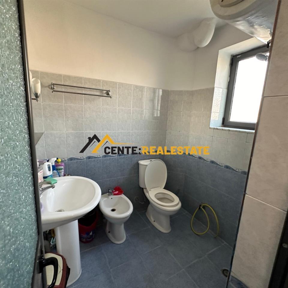 JEPET ME QIRA APARTAMENT 2+1 NË LAGJEN AQIF PASHA , ELBASAN.