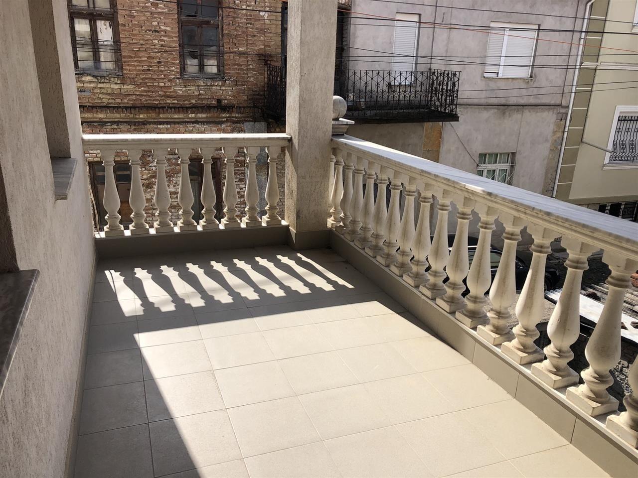 Shitet Shtepi Private Prane Kulles lagjia 12