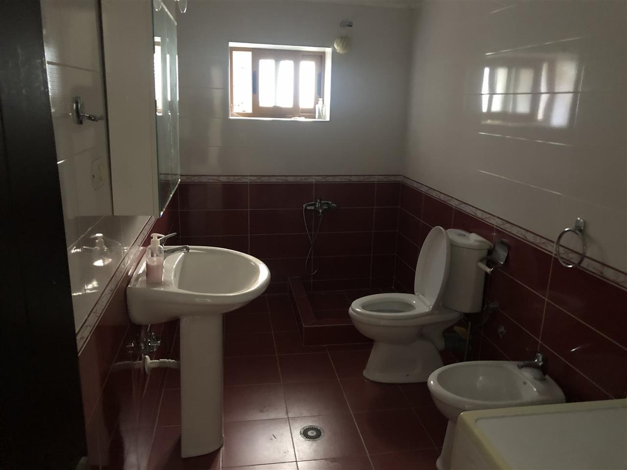 Shitet Shtepi Private Prane Kulles lagjia 12