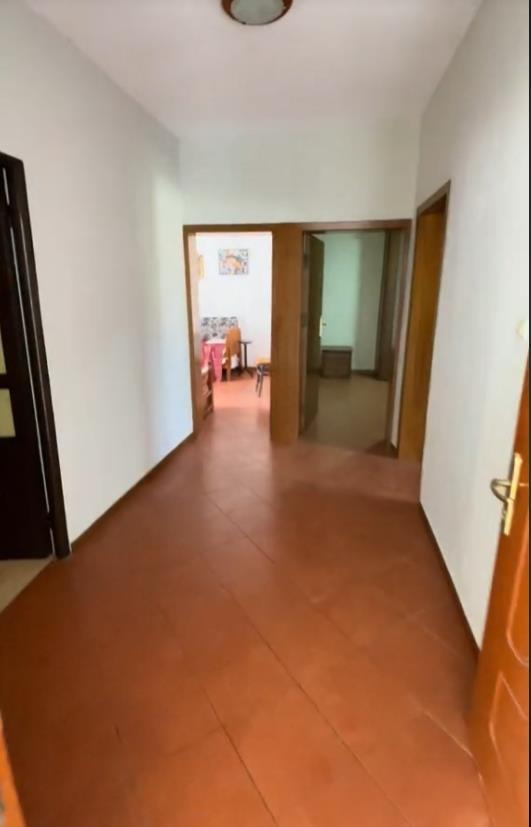 Shitet apartament 2+1