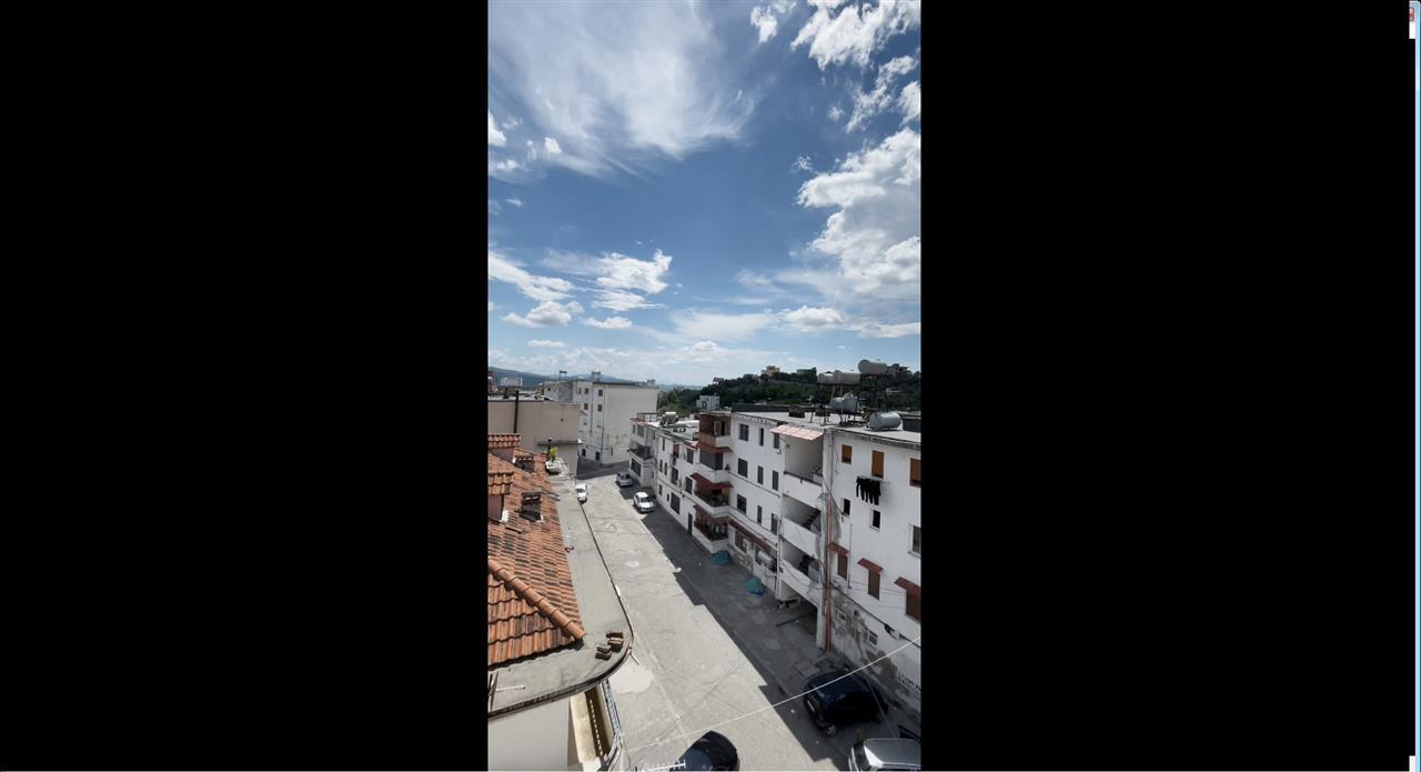 Shitet apartament 2+1