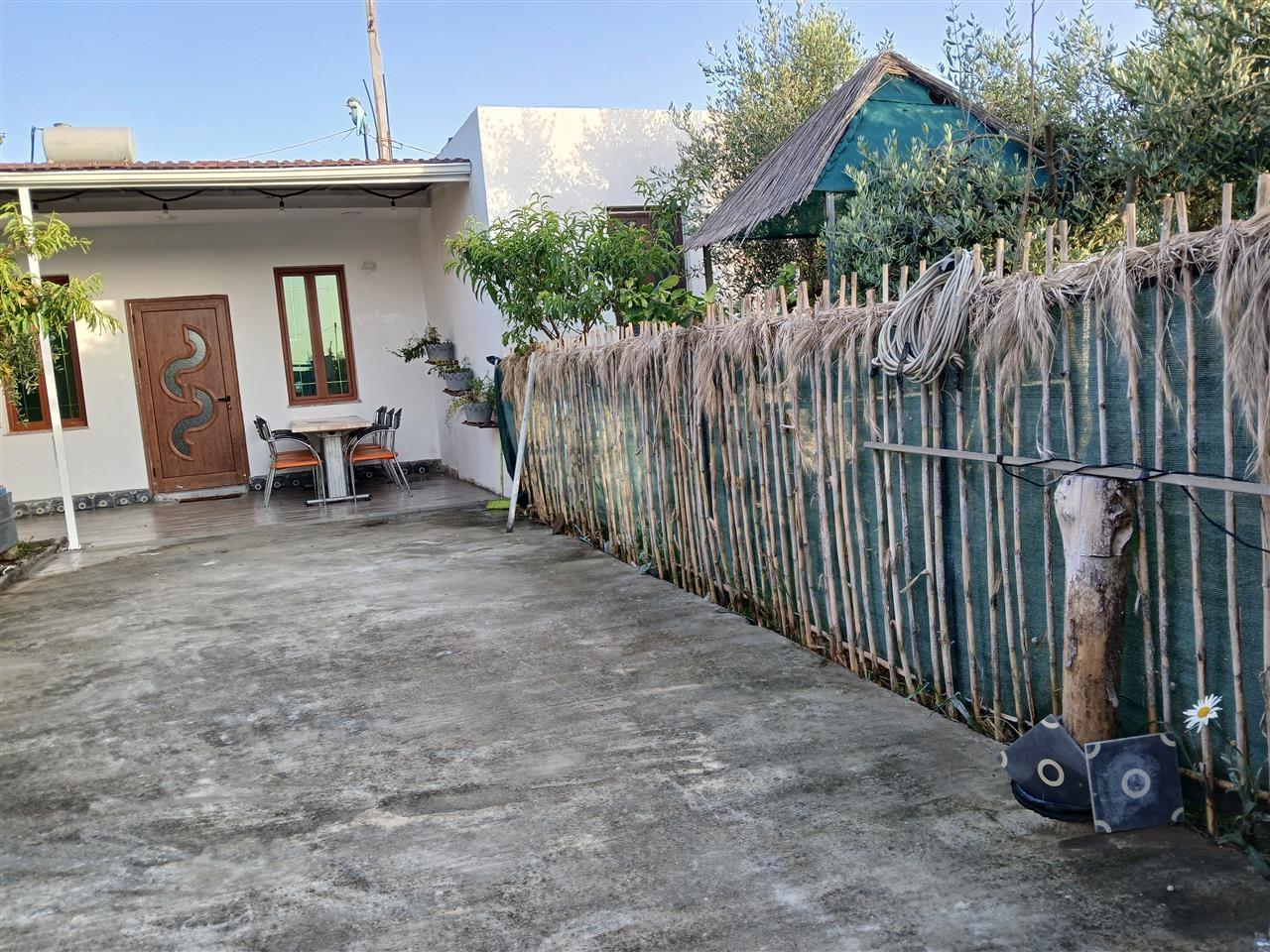 Shtepi private me qera sektor rinia ose ne shitje