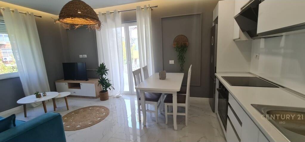 Qira Apartament 2+1 Myslym Shyri 1200 €