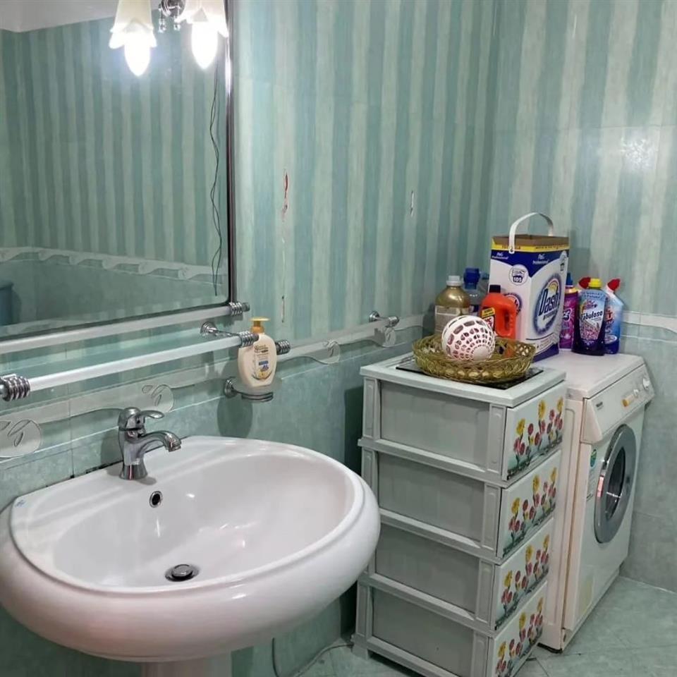 Shitet apartament Pelikani/ Plazh