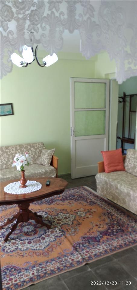 SHITET KËMBEHET 1+1 NË KUÇOVË