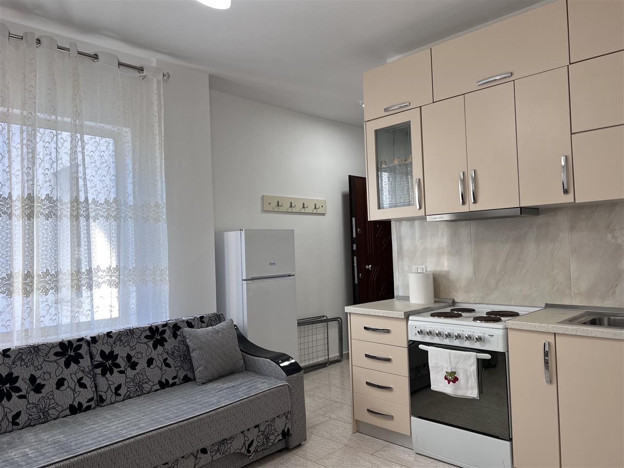 Apartament me qera, Tushemisht