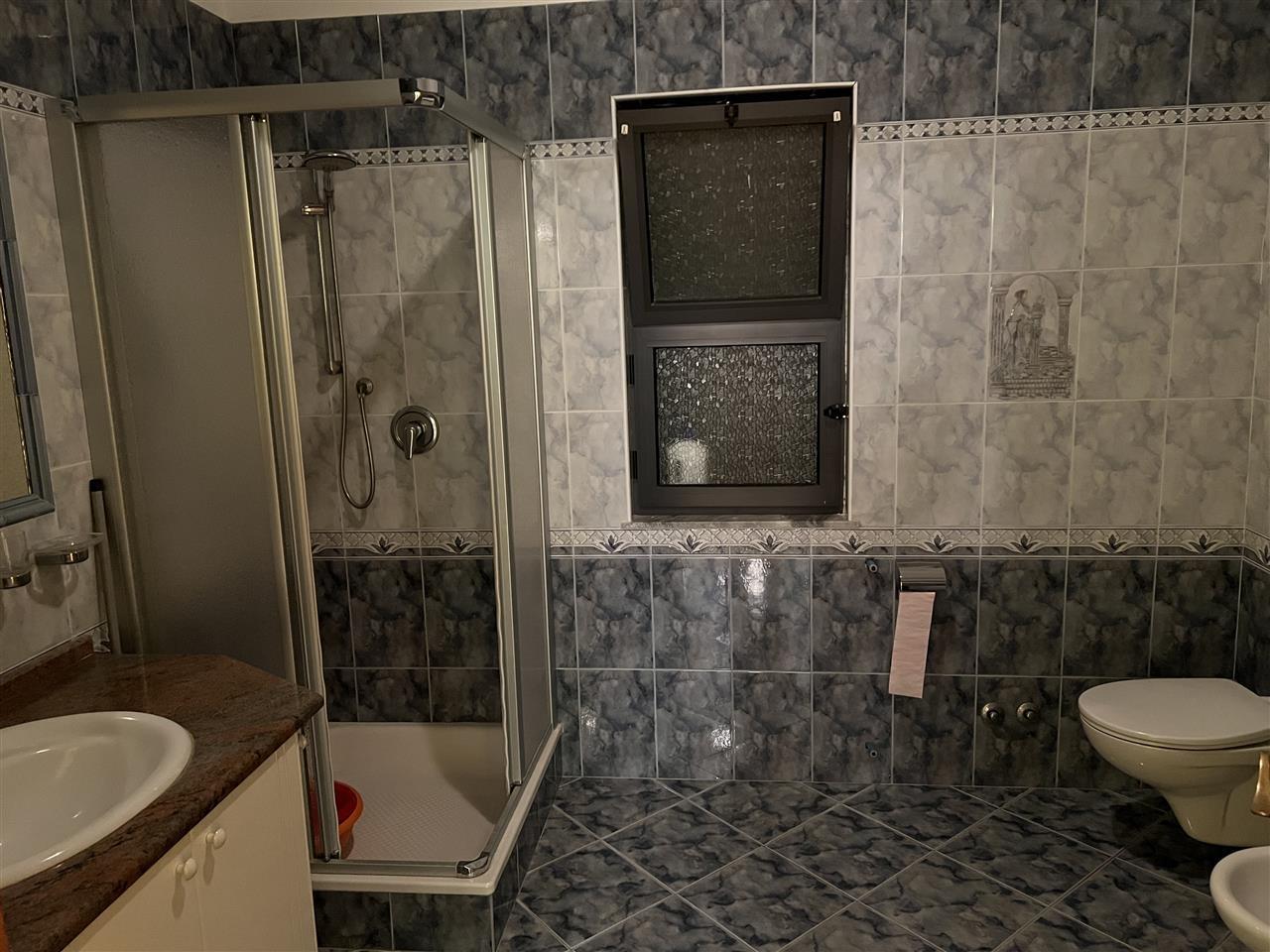 Vile 3 Katshe 700 m² Durres (Me Certifikat)