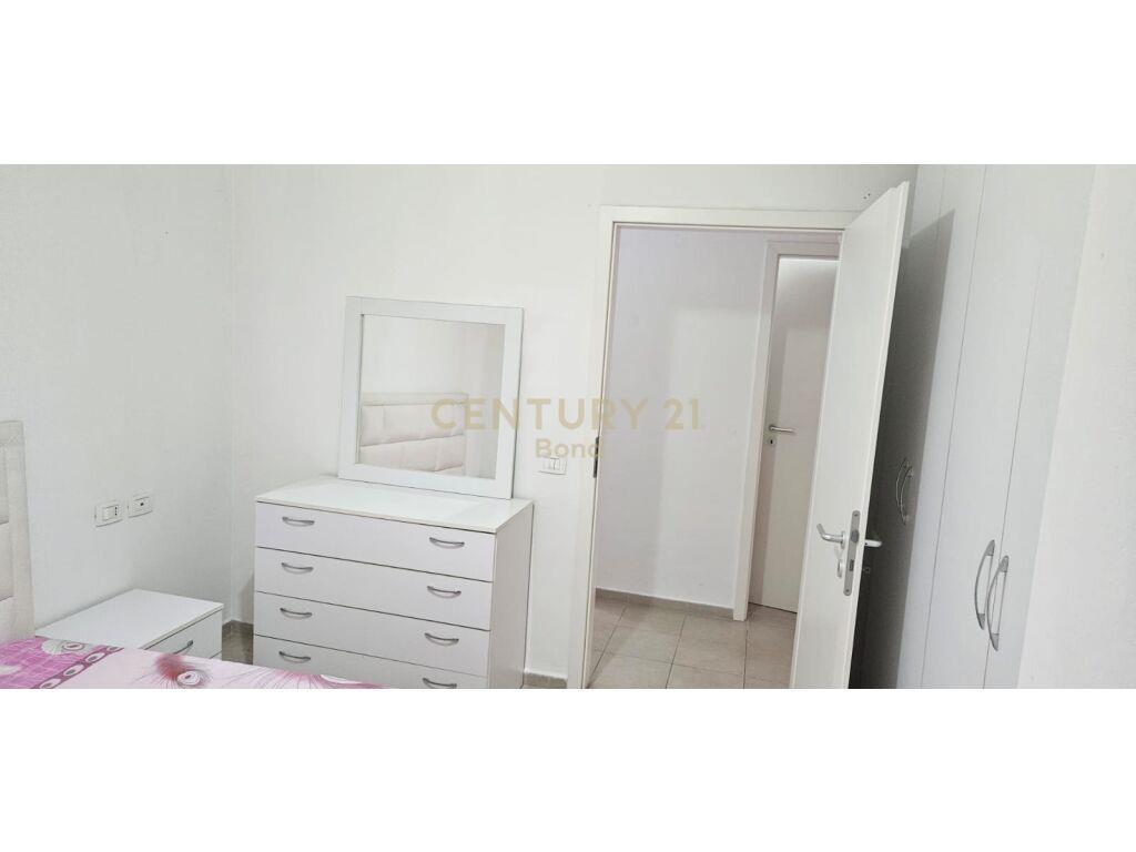 Apartament 2+1 me qera tek Kompleksi Mangalem