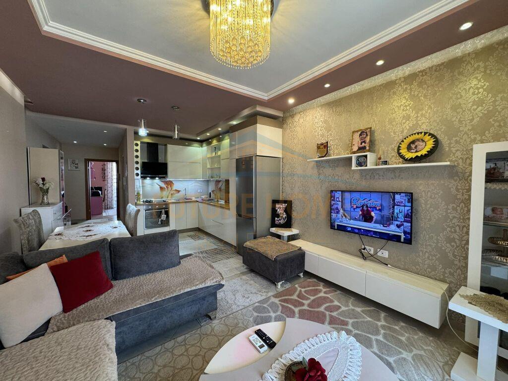 Qera,Apartament 2+1,Astir