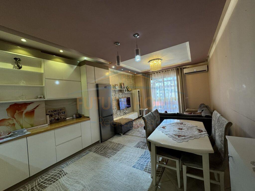 Qera,Apartament 2+1,Astir