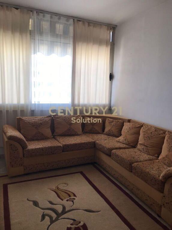 Qira Apartament 1+1 21 Dhjetori 450 € | 62 m2