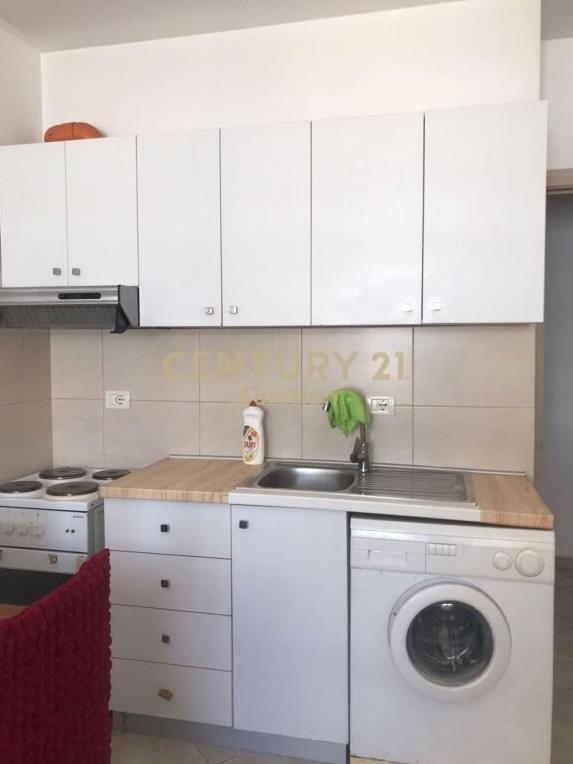 Qira Apartament 1+1 21 Dhjetori 450 € | 62 m2