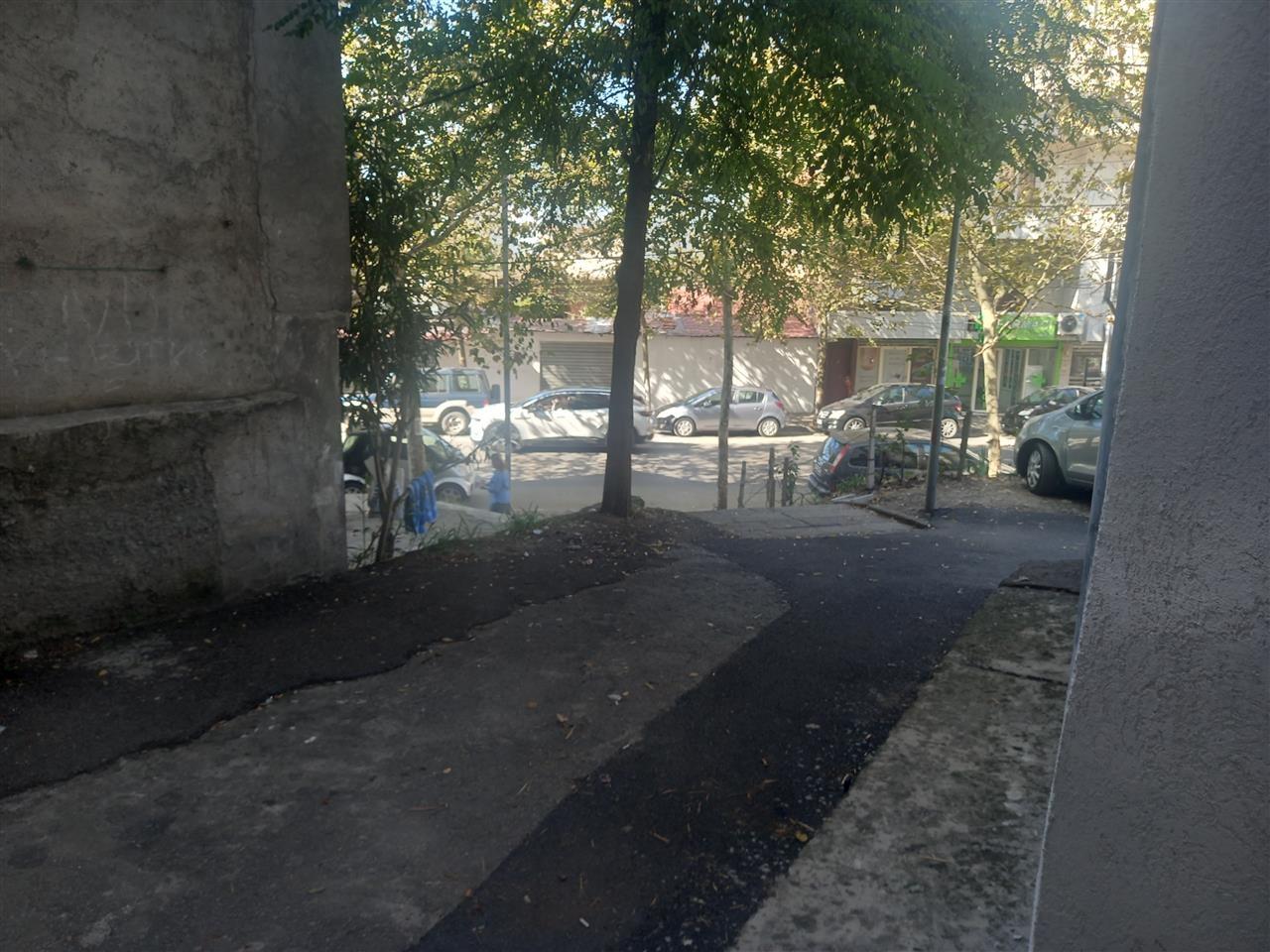 Gazonjere tirane 29 m rruga myslym keta kati pare