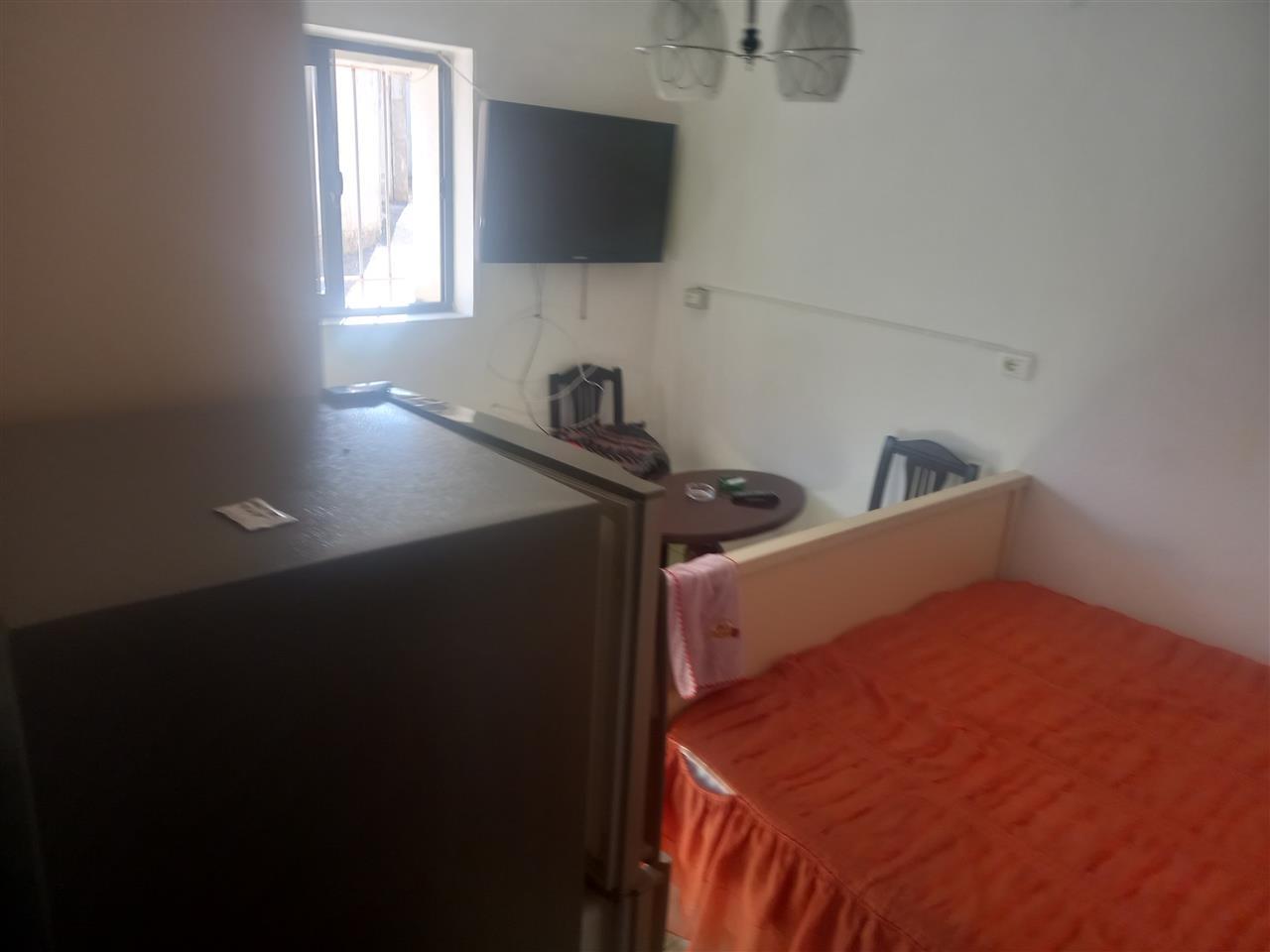 Gazonjere tirane 29 m rruga myslym keta kati pare