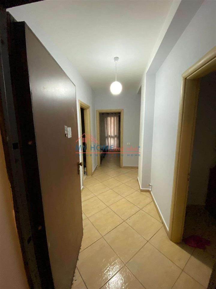 Apartament 2+1 Me Qira Tek Komuna e Parisit
