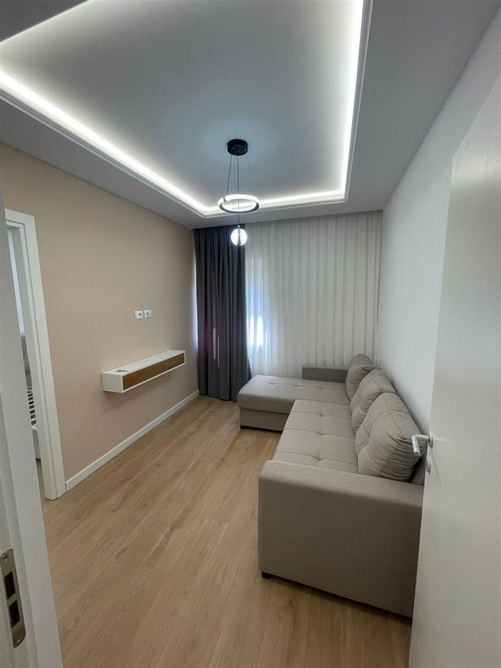 Shitet, Garsoniere e përshtatur në 1+1, Brryli, Tiranë