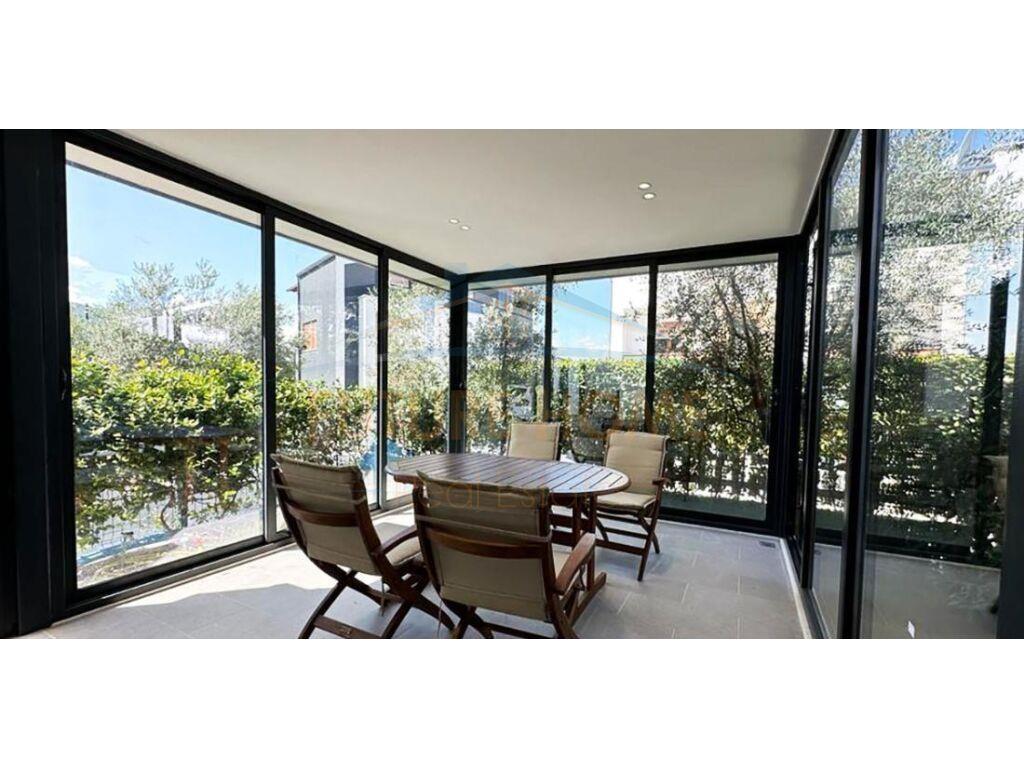 Qera, Vile 3-kateshe, Teg, Tirane.