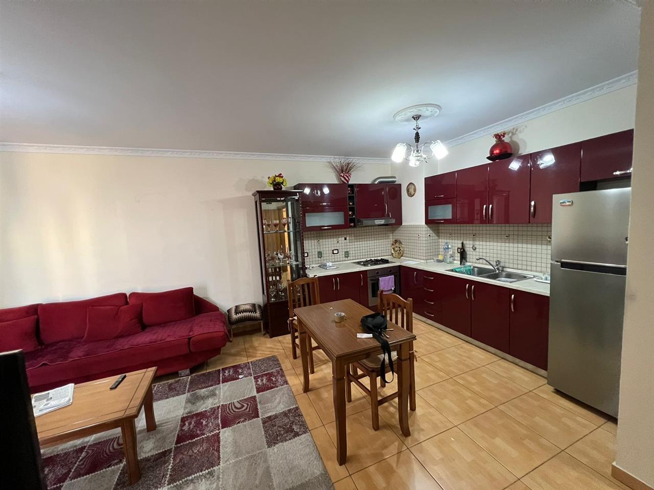 Apartament 1+1 me qera Tek Komuna e Parisit ne Tir