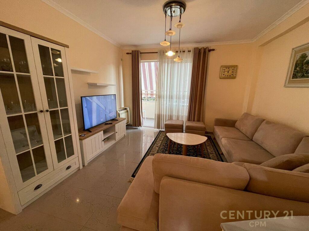 Apartament 2+1+2 me Qira Tek Garda