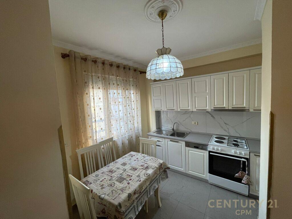 Apartament 2+1+2 me Qira Tek Garda