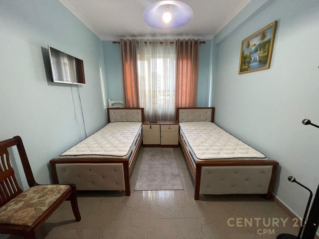 Apartament 2+1+2 me Qira Tek Garda