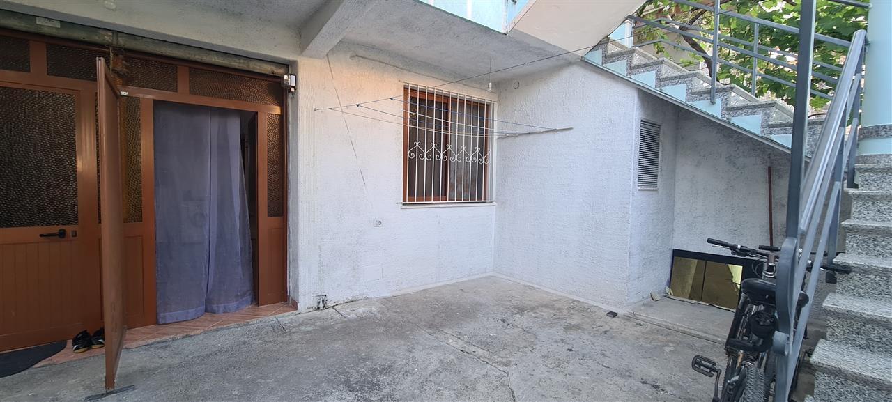 Jepet me qera 1+1 kati i pare, 270 lek, i diskutueshem