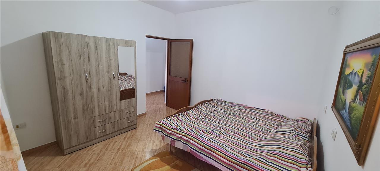 Jepet me qera 1+1 kati i pare, 270 lek, i diskutueshem