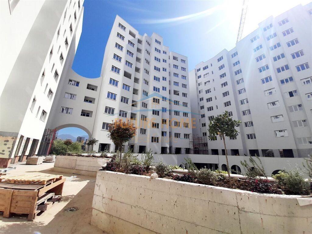 apartament me qera 64 m2,i pamobiluar per zyre, Qender kurse