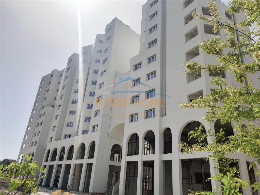 apartament me qera 64 m2,i pamobiluar per zyre, Qender kurse