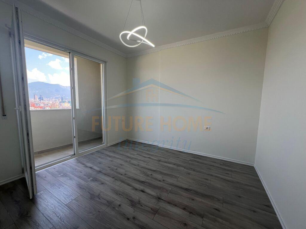 Shitet, Apartament 1+1, Kompleksi Golden Park 3, Tiranë.