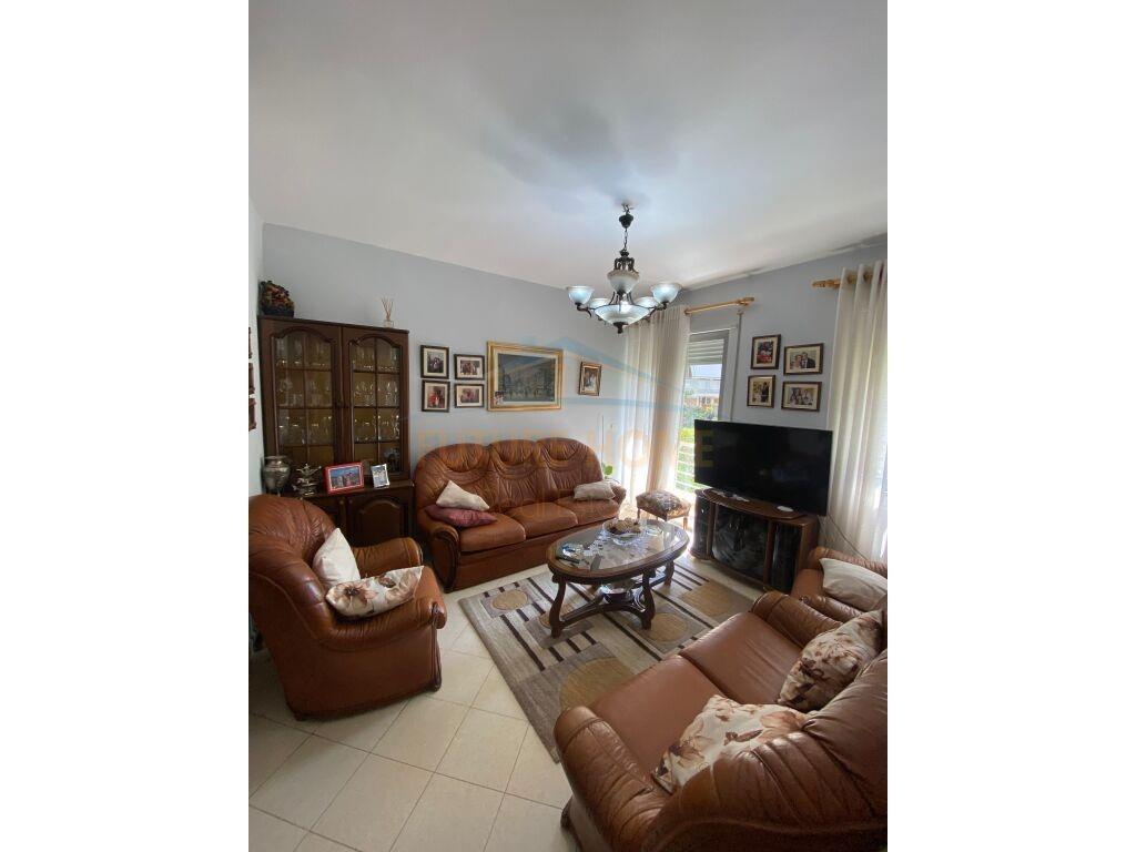 Qera, Apartament 2+1, Prokuroria, Tiranë