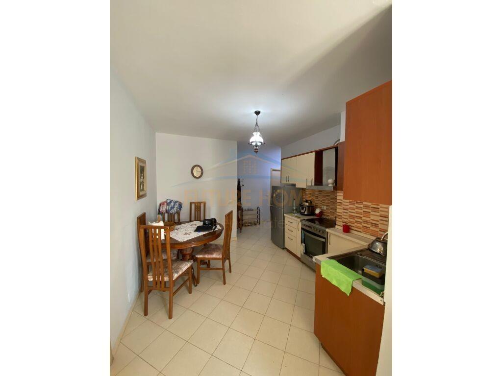 Qera, Apartament 2+1, Prokuroria, Tiranë