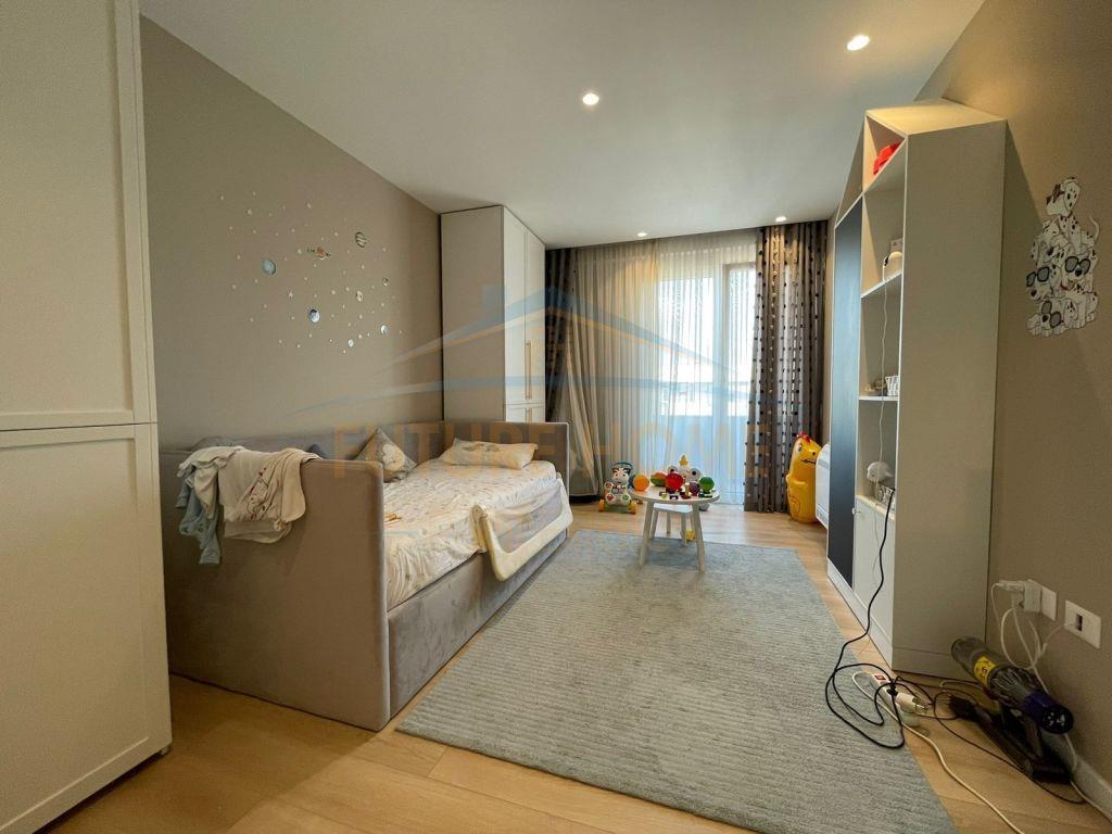 Shitet, Apartament 2+1+2, Fusha e Aviacionit, Tiranë.