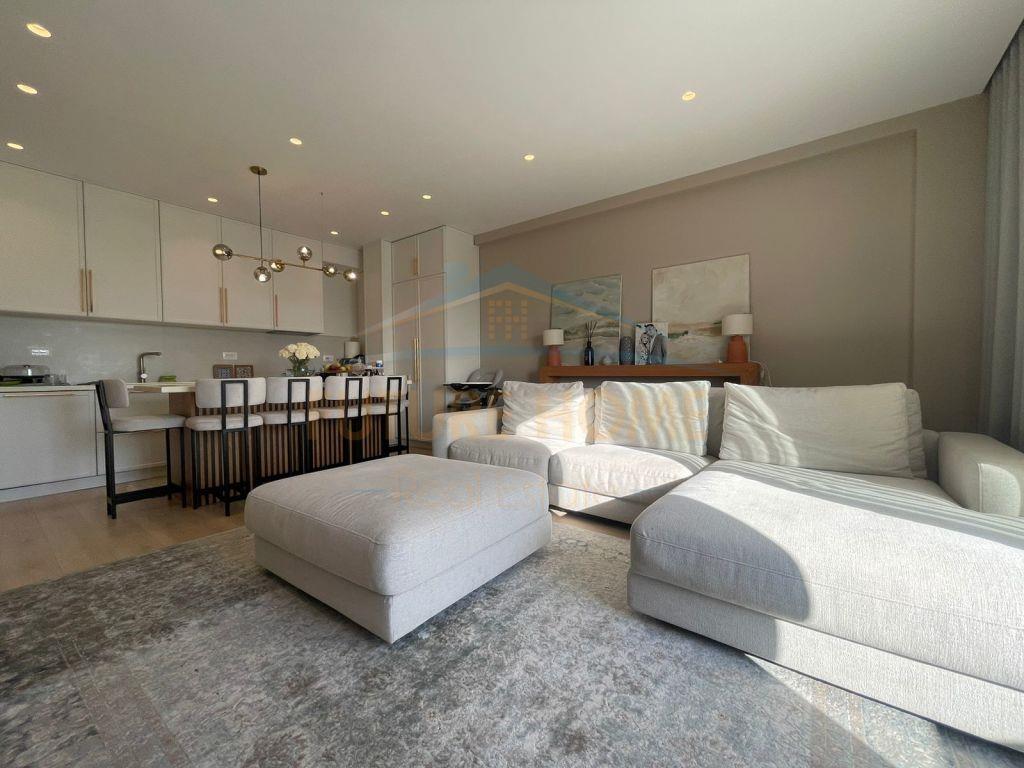 Shitet, Apartament 2+1+2, Fusha e Aviacionit, Tiranë.