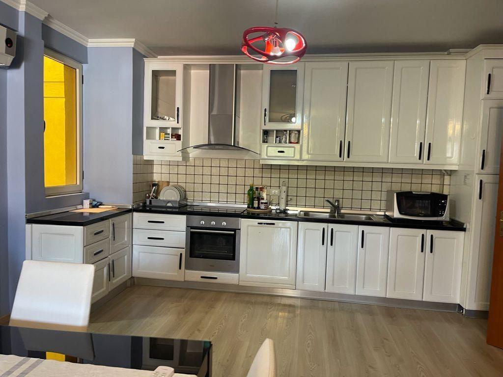 Qera, Apartament 2+1+2, Rruga e Bogdaneve, 85.000leke