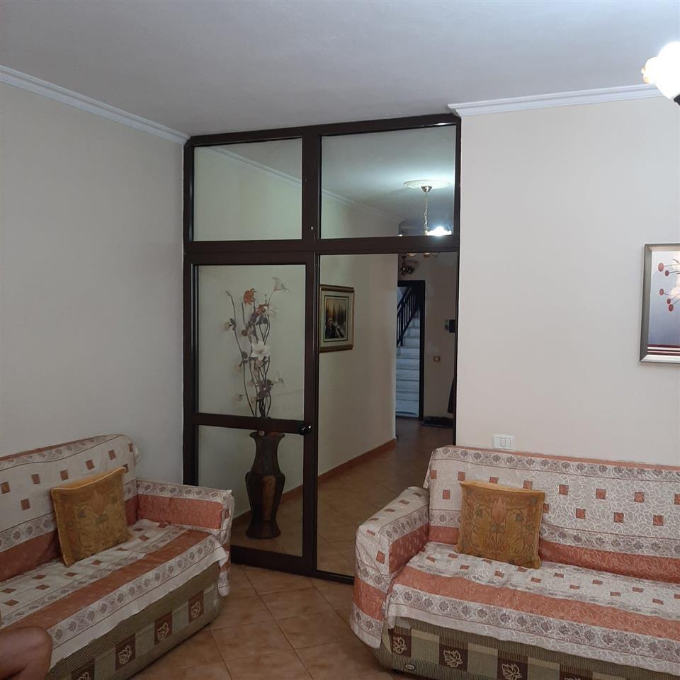 jepet apartament me qera prane xhamise durres