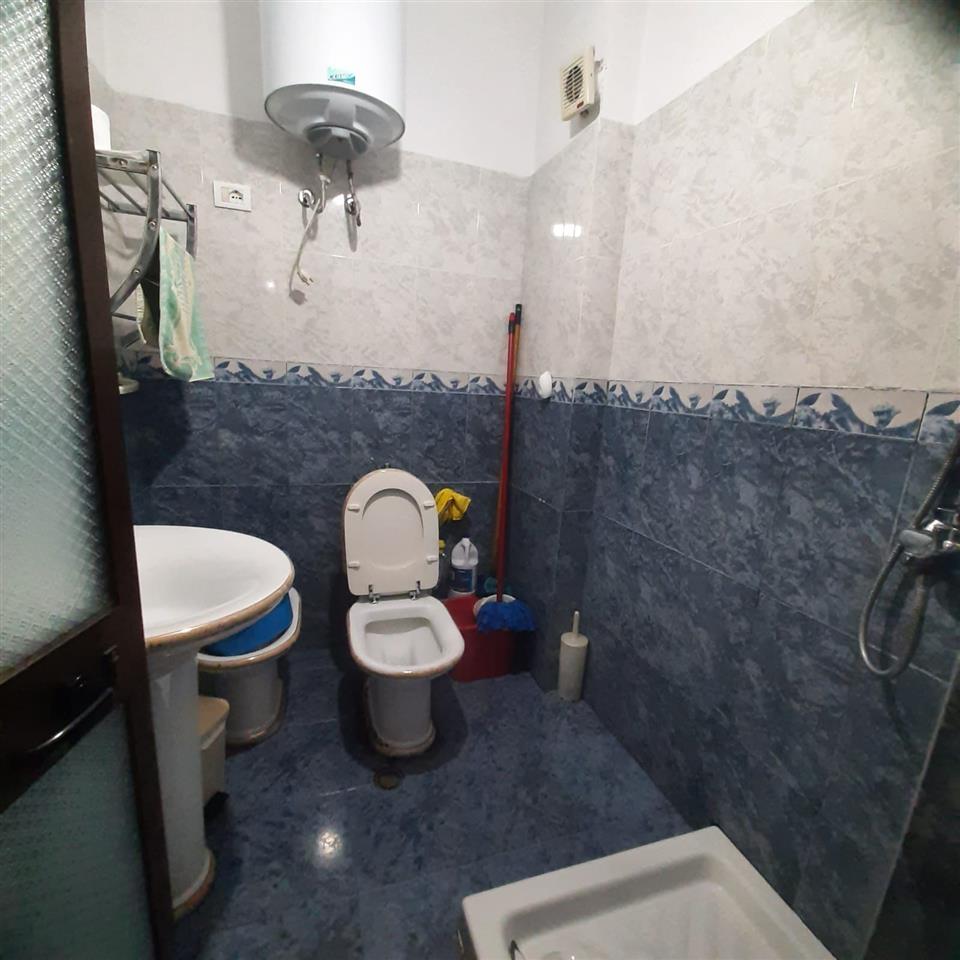 jepet apartament me qera prane xhamise durres