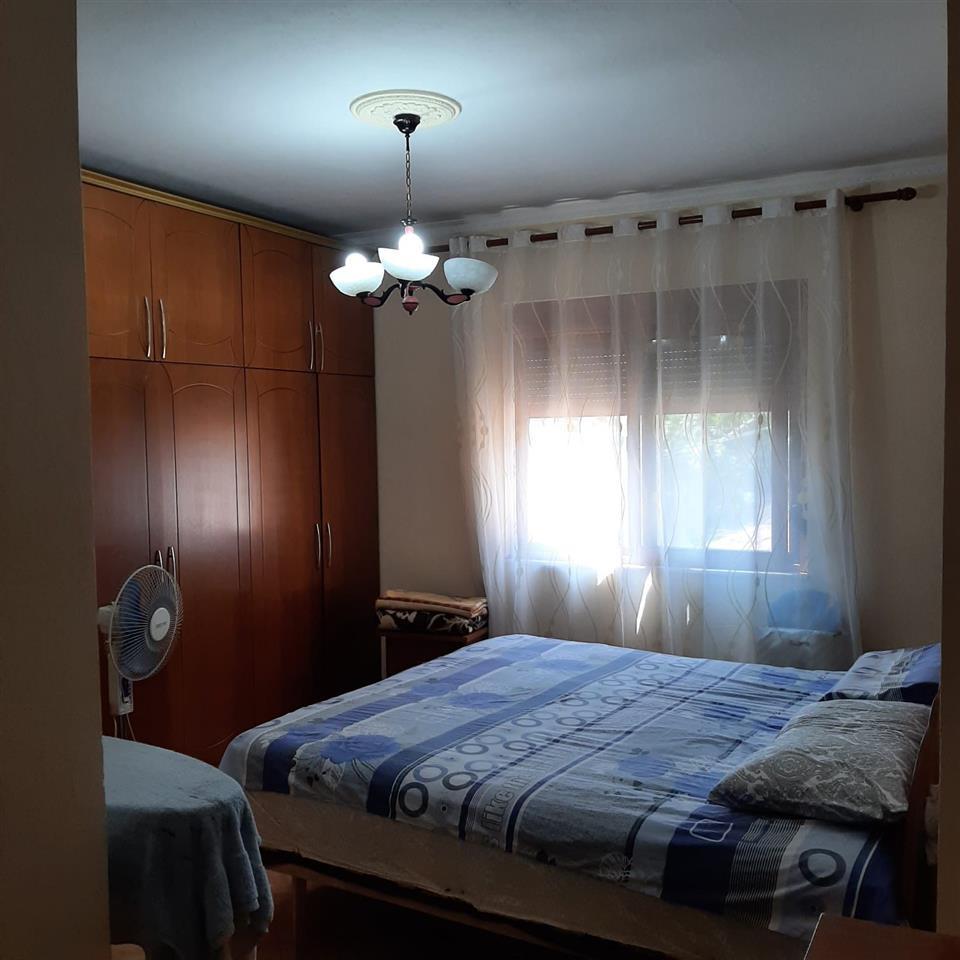 jepet apartament me qera prane xhamise durres