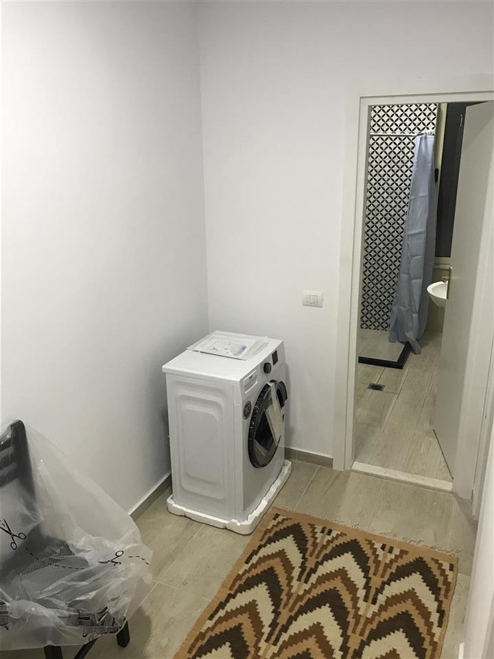 Jepet me qera 2+1 te Vila e Zogut Durres