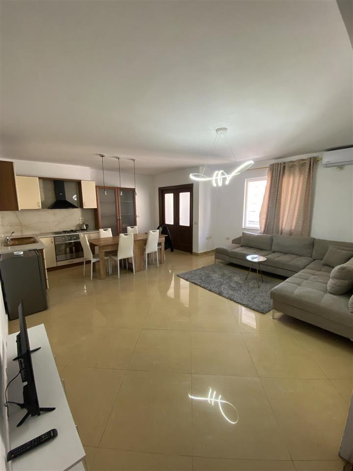 QENDER – Shitet 2+1 (Mundesi Ndarje )