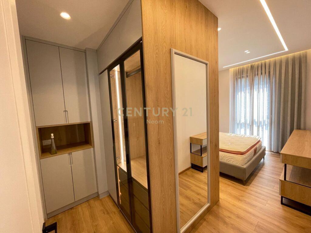Qira | Apartament 2+1+Post Parkimi | Rruga e Kosovarëve
