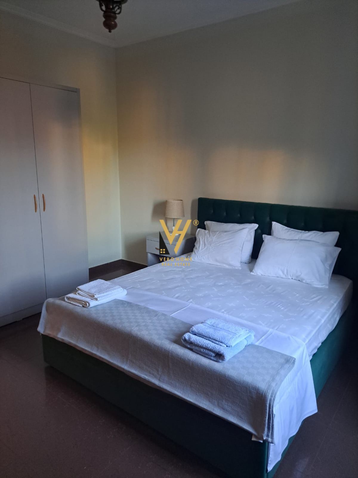 JEPET APARTAMENT 2+1ME QERA TE PAZARI I RI 800EURO