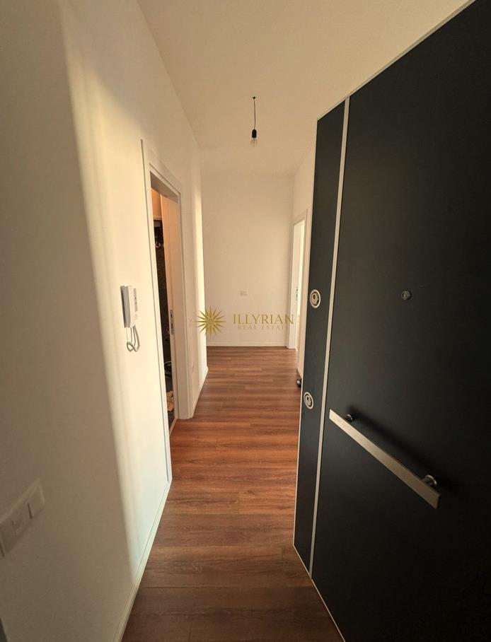 AMBJENT ZYRASH ME QERA, ISH-FARMACIA 10