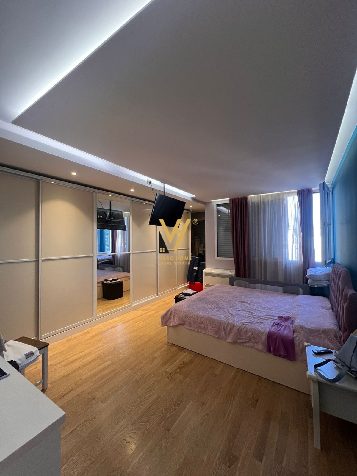 JEPET APARTAMENT 2+1+2 ME QERA NE QENDER 1.500EURO