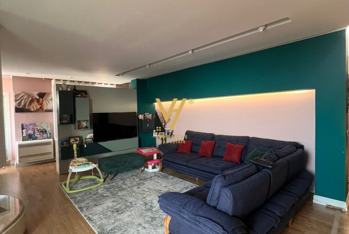 JEPET APARTAMENT 2+1+2 ME QERA NE QENDER 1.500EURO